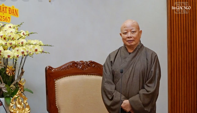 Hòa thượng Thích Lệ Trang phát biểu cảm ơn đoàn lãnh đạo UBMTTQVN TP.HCM đến thăm, chúc mừng Phật đản, kỷ niệm 60 năm Bồ-tát Thích Quảng Đức vị pháp thiêu thân