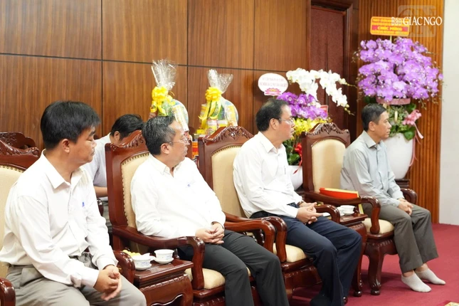 Đại diện các cơ quan TP.HCM tại buổi tiếp