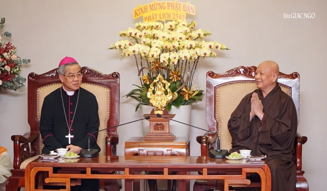 Hòa thượng Thích Lệ Trang tiếp thân mật ngài Tổng Giám mục Tổng Giáo phận TP.HCM nhân Đại lễ Phật đản Phật lịch 2567 Hòa thượng Thích Lệ Trang tiếp thân mật ngài Tổng Giám mục Tổng Giáo phận TP.HCM nhân Đại lễ Phật đản Phật lịch 2567