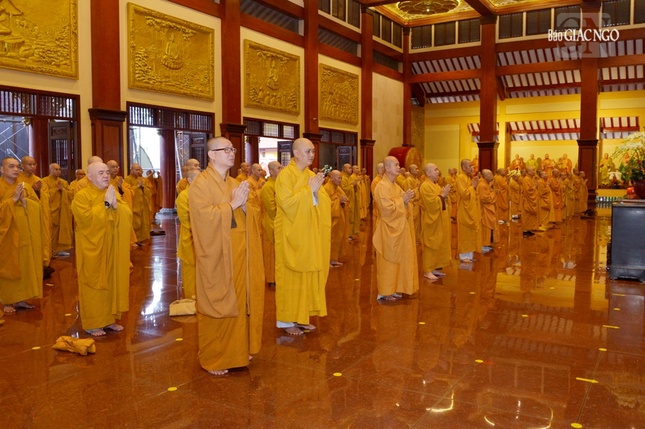 Chư tôn đức Tăng tại lễ tác pháp thọ An cư