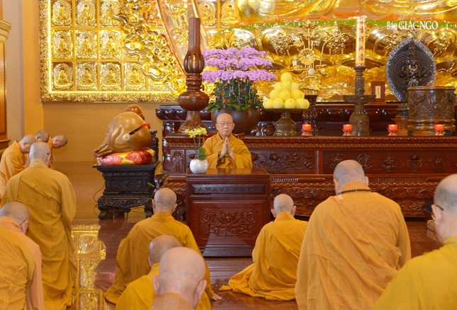 Chư Tăng phương tiện tác pháp thọ an cư đại chúng