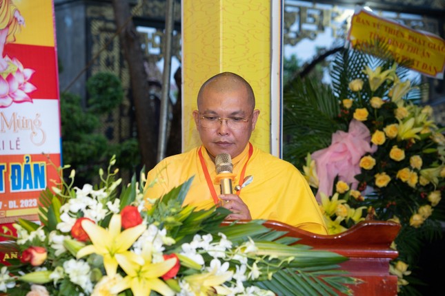 Thượng tọa Thích Quảng Cao, Trưởng ban Trị sự GHPGVN H.Hàm Thuận Bắc, Trưởng ban Tổ chức tuyên đọc Diễn văn Phật đản