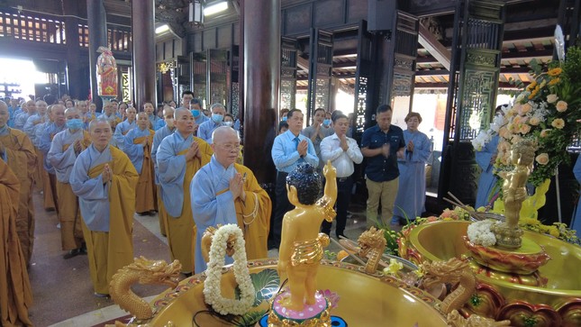 Đảnh lễ Tam bảo