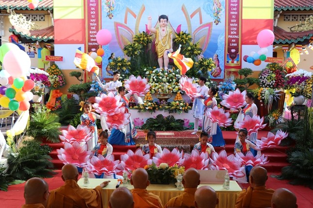 Văn nghệ cúng dường Văn nghệ cúng dường