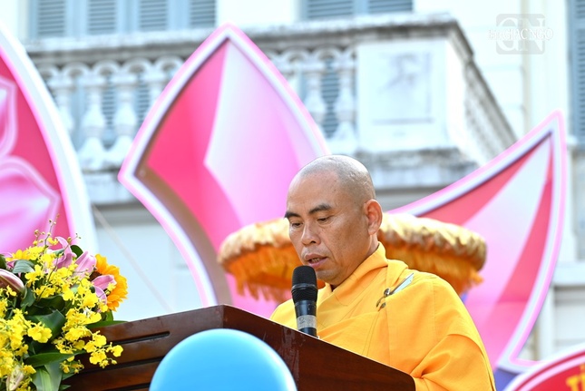 Thượng tọa Thích Nhuận Nghĩa tuyên đọc Diễn văn Đại lễ Phật đản Phật lịch 2567