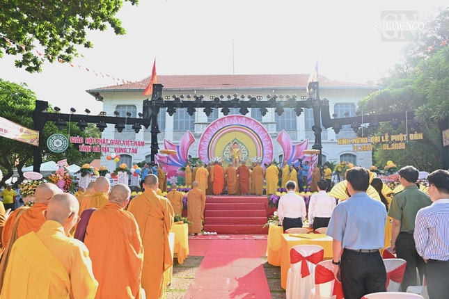 Quang cảnh Đại lễ Phật đản