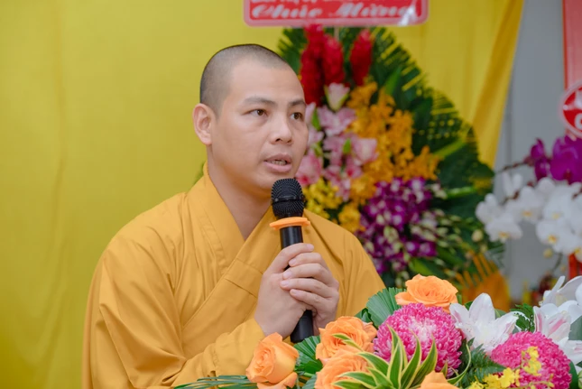 Đại đức Thích Minh Ân báo cáo công tác tổ chức