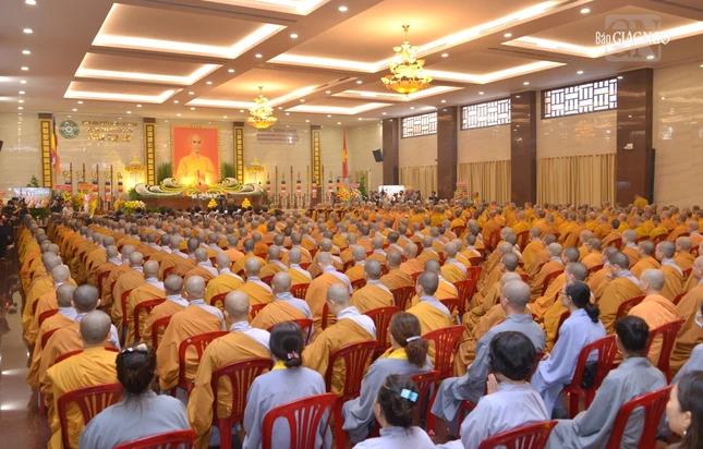 Đại lễ được tổ chức trang nghiêm tại Việt Nam Quốc Tự