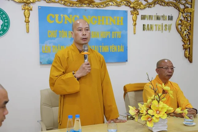 Thượng tọa Thích Minh Huy phát biểu tại buổi giao lưu