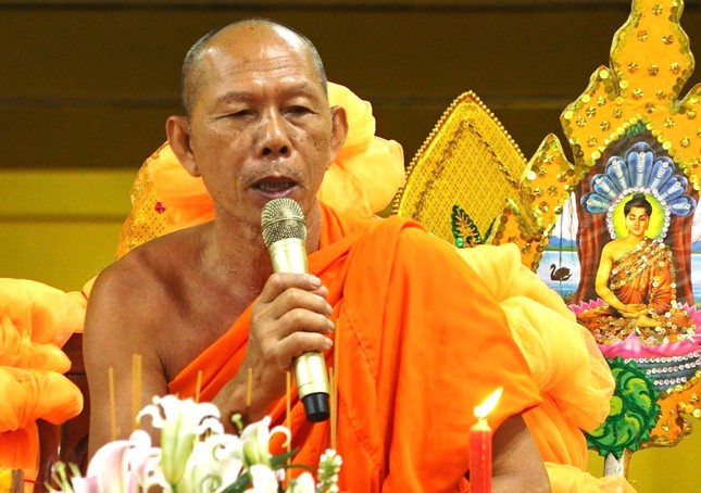 Hòa thượng Danh Đổng ghi nhận và biểu dương Đại đức Danh Hạnh và chư Tăng, Phật tử chùa Sóc Ven cũ