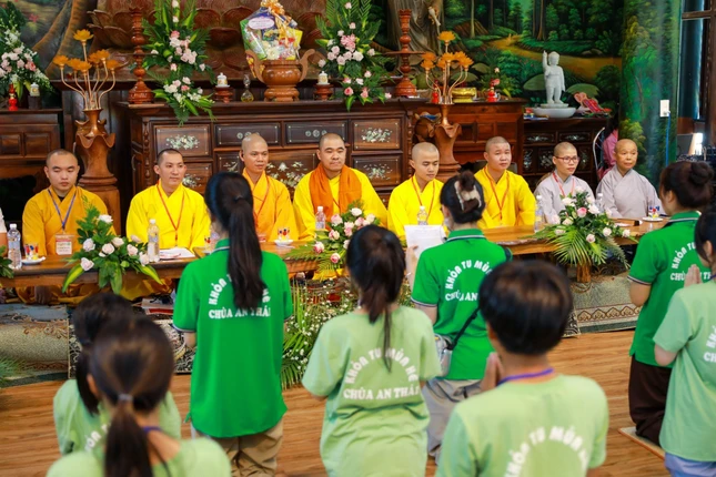 Chư tôn đức chứng minh, tham dự