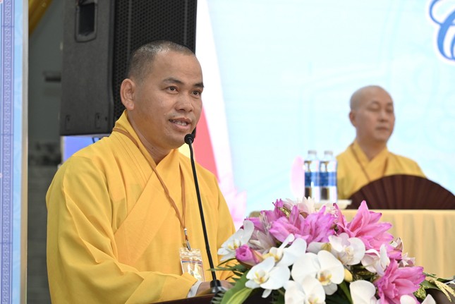 Thượng tọa Thích Thiện Thông, phát biểu khai mạc khóa tu