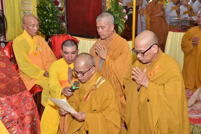 Hòa thượng Thích Hạnh Thể cung tuyên tiểu sử cố Trưởng lão Hòa thượng