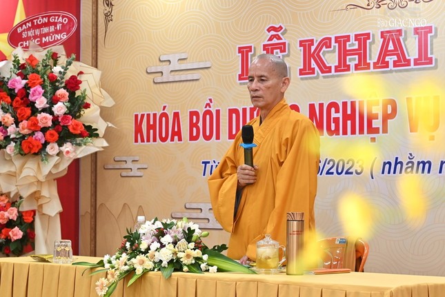 Hòa thượng Thích Thiện Thống trình bày những vấn đề đổi mới của Quy chế Ban Tăng sự T.Ư