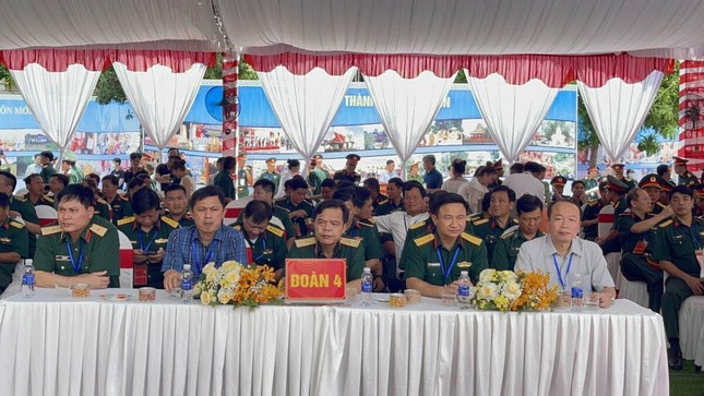 Đoàn có buổi thăm tại chùa Sóc Lớn Đoàn có buổi thăm tại chùa Sóc Lớn