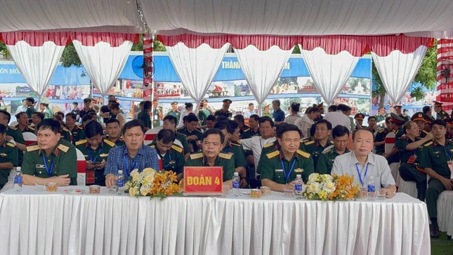 Đoàn có buổi thăm tại chùa Sóc Lớn