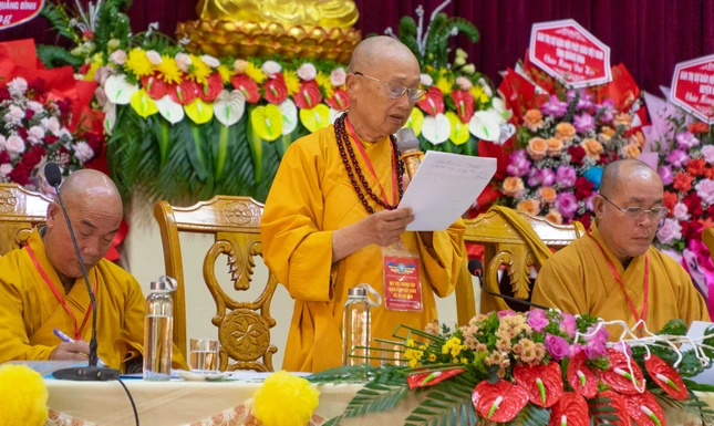Hòa thượng Thích Tánh Nhiếp phát biểu tại đại hội
