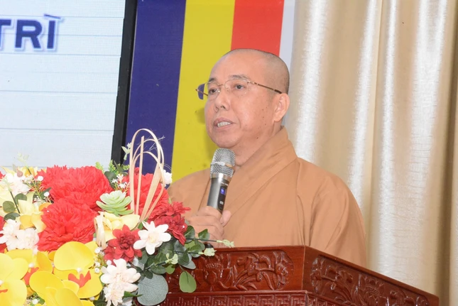 Thượng tọa Thích Giác Nghi phát biểu tổng kết khóa học