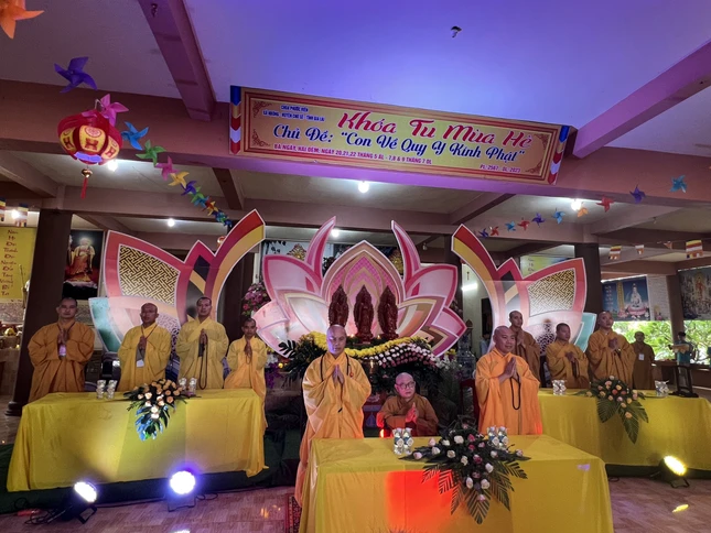 Chư tôn đức chứng minh, tham dự lễ khai mạc