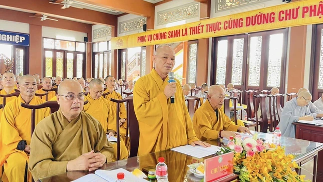 Đại biểu phát biểu tại buổi họp