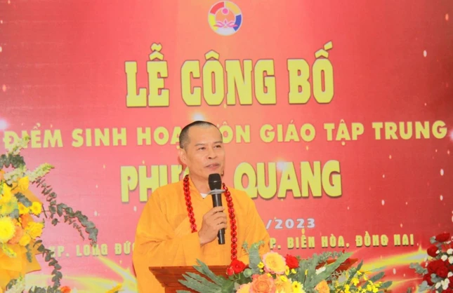 Thượng tọa Thích Minh Trí, Trưởng ban Trị sự GHPGVN TP.Biên Hòa phát biểu tại buổi lễ Thượng tọa Thích Minh Trí, Trưởng ban Trị sự GHPGVN TP.Biên Hòa phát biểu tại buổi lễ