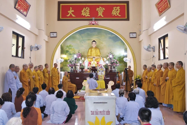 Hòa thượng Thích Chơn Không có lời vấn an sức khỏe tới Ban Chức sự, cùng chư tôn đức Tăng hành giả an cư