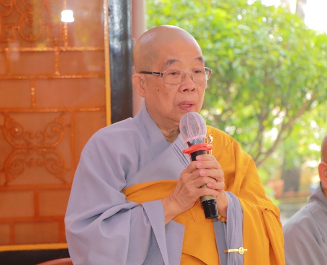 Ni trưởng Thích nữ Nhật Khương có lời sách tấn chư hành giả Ni tại chùa Tôn Vân