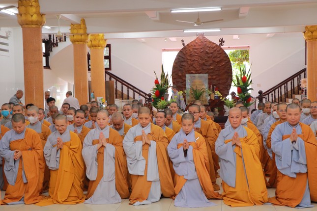 Chư hành giả tại chùa Phổ Đức