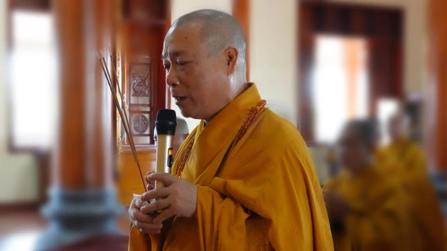 Hòa thượng Thích Bảo Nghiêm niêm hương Tam bảo Hòa thượng Thích Bảo Nghiêm niêm hương Tam bảo