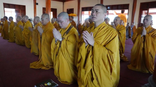 Chư tôn đức hành giả