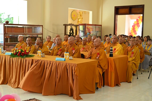 Chư tôn đức tham dự