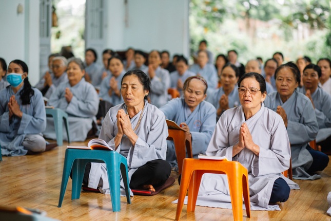 Đạo tràng Một ngày an lạc tại tịnh xá Ngọc Tân