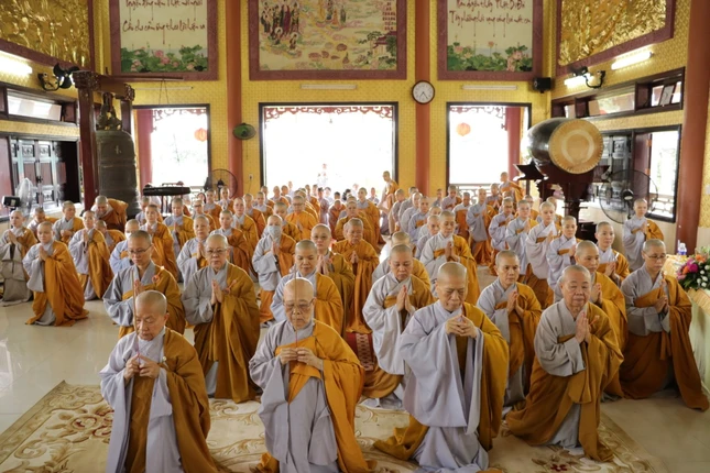 Chư Ni Phân ban Ni giới TP.HCM do Ni trưởng Thích nữ Như Huệ làm trưởng đoàn tại niêm hương Tam bảo tại chùa Bình An Chư Ni Phân ban Ni giới TP.HCM do Ni trưởng Thích nữ Như Huệ làm trưởng đoàn tại niêm hương Tam bảo tại chùa Bình An