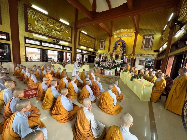 Đoàn 2 tại chùa Từ Hạnh Đoàn 2 tại chùa Từ Hạnh