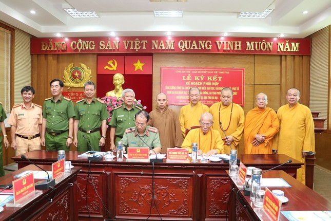 Đôi bên đã cùng nhau ký kết biên bản phối hợp hoạt động trong giai đoạn 2023-2026