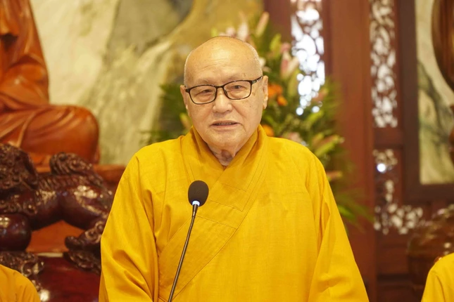 Hòa thượng Thích Nhật Quang tiếp đoàn Ban Trị sự tỉnh thăm trường hạ