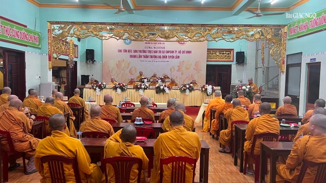 Quang cảnh buổi thăm tại trường hạ chùa Tuyền Lâm - Q.6