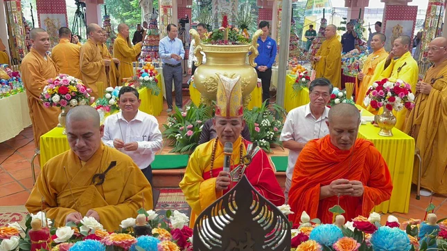 Tổ chức đại lễ trai đàn cầu siêu chẩn tế truy tiến cho 114 hài cốt liệt sĩ ở trong nước và trên đất Campuchia