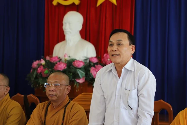 Ông Nguyễn Hữu Dinh, Trưởng ban Tôn giáo tỉnh phát biểu tại buổi gặp Ông Nguyễn Hữu Dinh, Trưởng ban Tôn giáo tỉnh phát biểu tại buổi gặp