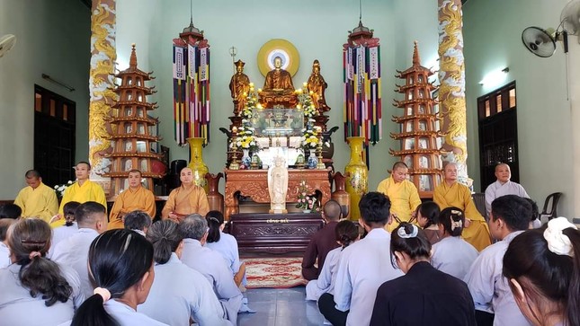 Chư tôn đức chứng minh