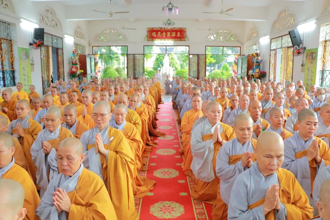 Chư hành giả tại trường hạ Ni viện Thiện Hòa