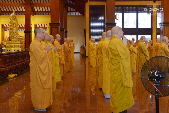 Bố-tát là sinh hoạt vô cùng quan trọng đối với bất cứ thành viên Tăng-già nào, đây là một phương pháp giáo dục của Đức Phật nhằm củng cố việc hành trì giới luật cho giới xuất gia.