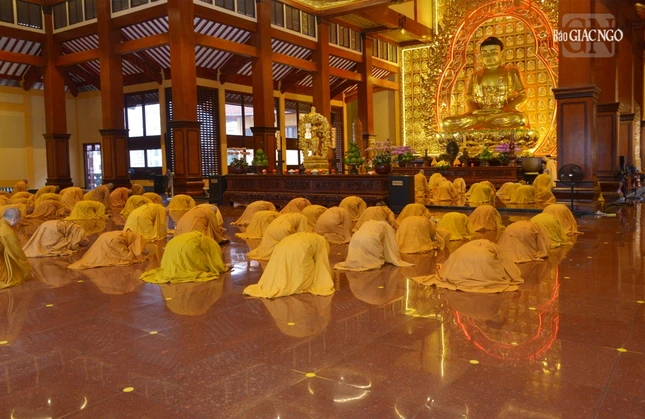 Tuân thủ theo quy định của luật Phật chế Tuân thủ theo quy định của luật Phật chế