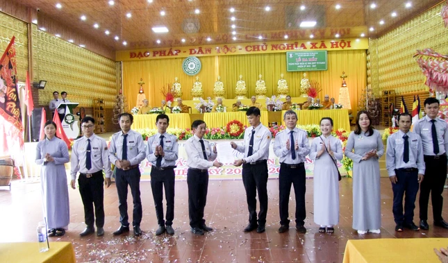 Ban Điều hành Gia đình Phật tử TP.Pleiku đón nhận quyết định chuẩn y thành phần nhân sự nhiệm kỳ 2022-2027