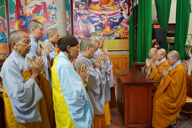 Chư hành giả Ni trường hạ tổ đình Hồng Phúc - trụ sở Ban Trị sự GHPGVN tỉnh Bắc Giang