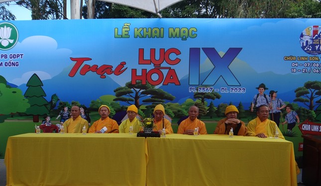 Chư tôn đức chứng minh, tham dự