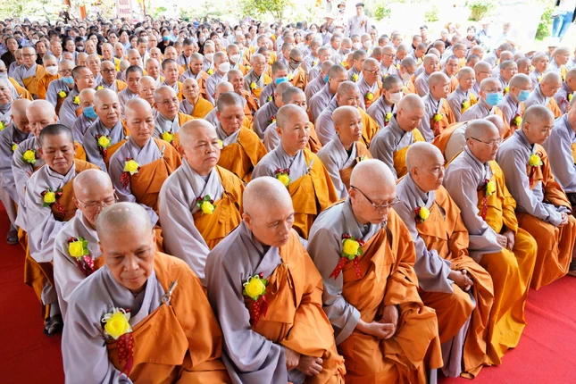 Chư tôn đức Ni tham dự