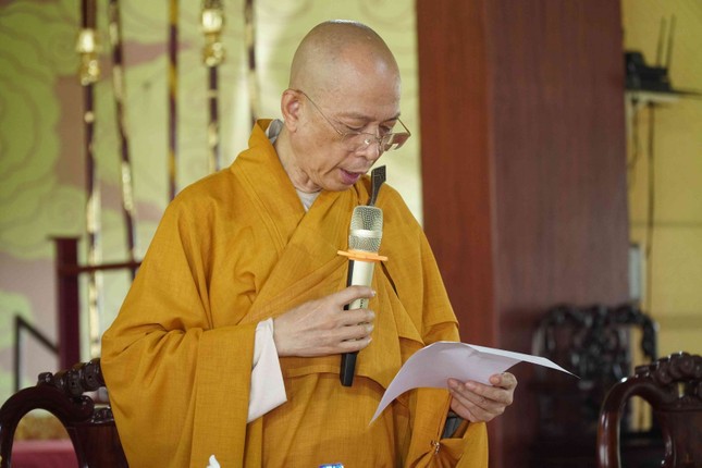 Thượng tọa Thích Huệ Khai phát biểu khai mạc