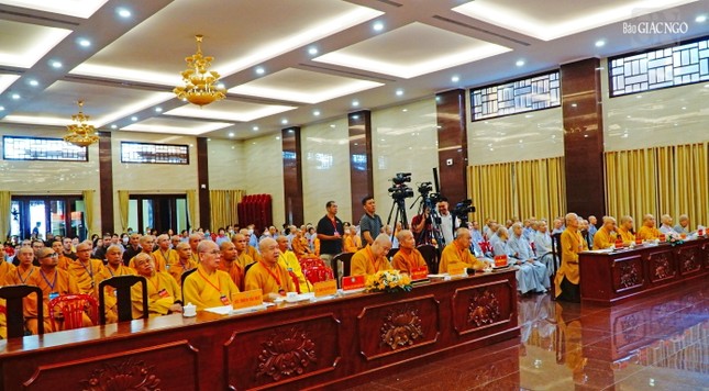 Chư tôn đức Tăng Ni Ban Giám khảo