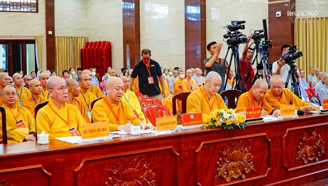 Chư tôn đức Ban Giám khảo